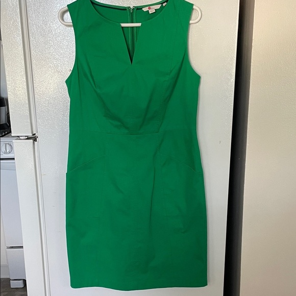 Boden Dresses & Skirts - Boden Size 8 97% Cotton Vibrant Green Dress with Pockets